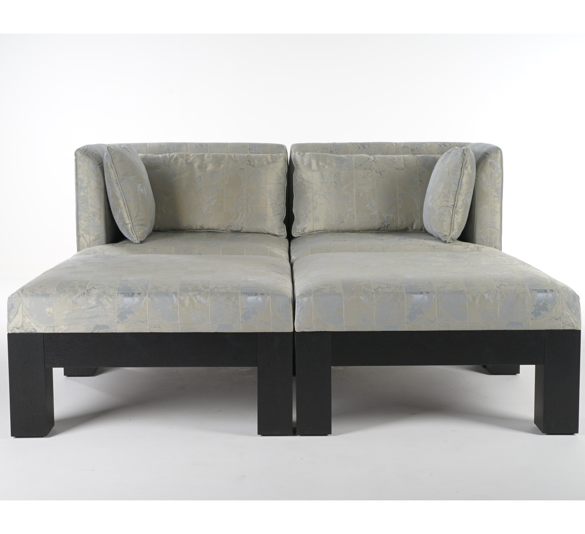 Кресло с пуфом BARBICAN Right Side Armani / Casa, стоимость 440 000 руб.  Фотография 5